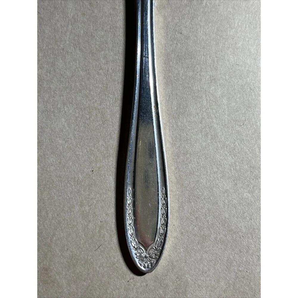 VTG‎ 2 ONEIDA COMMUNITY BUTTER KNIFE SILVERPLATE PAR PLATE BRIDAL WREATH Pattern